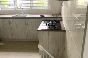 Neos @ PandanMas Townhouse