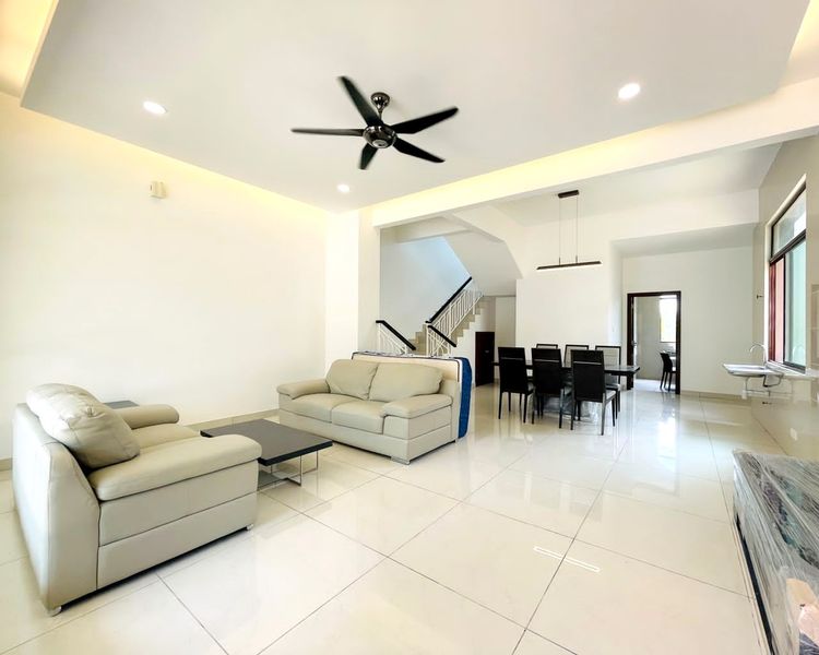 End lot Three Storey Superlink Valencia Diamond City Semenyih, Selangor, Semenyih