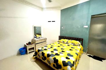 Corner Lot Double Storey Bandar Tasik Selatan KL for sale