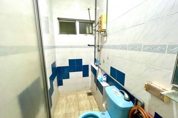 Corner Lot Double Storey Bandar Tasik Selatan KL for sale