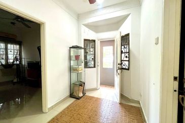 Corner Lot Double Storey Bandar Tasik Selatan KL for sale