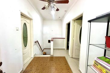 Corner Lot Double Storey Bandar Tasik Selatan KL for sale