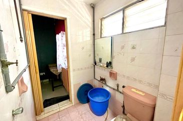 Corner Lot Double Storey Bandar Tasik Selatan KL for sale