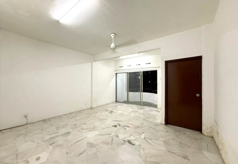 Kekwa Apartment @ Putra Perdana