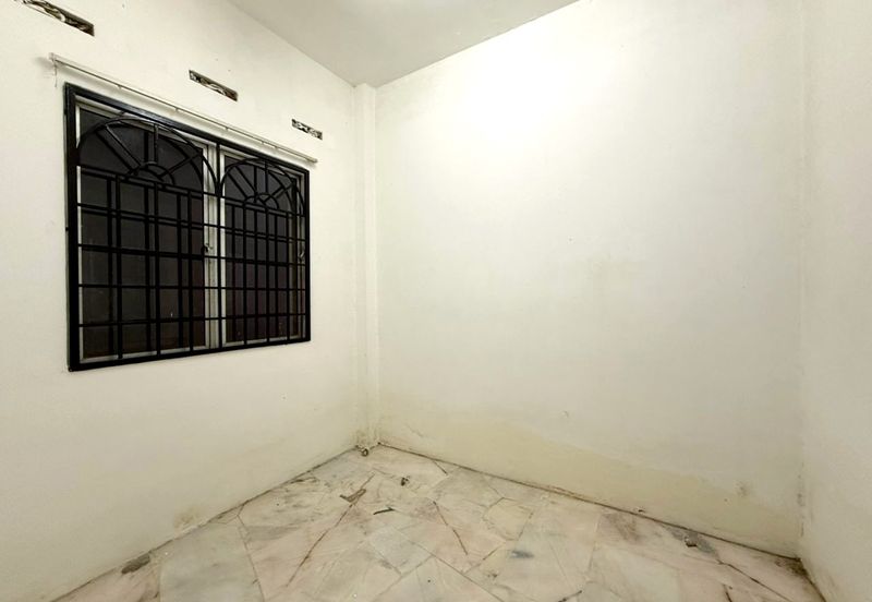 Kekwa Apartment @ Putra Perdana