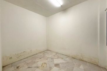 Kekwa Apartment @ Putra Perdana