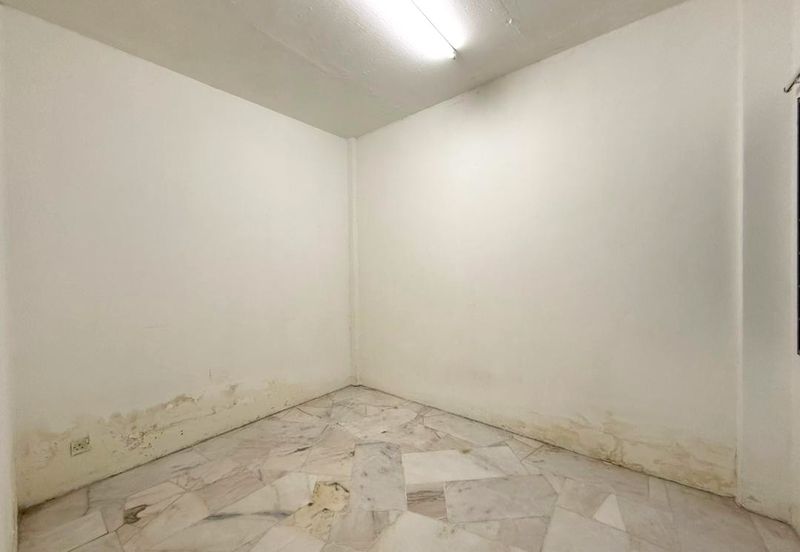 Kekwa Apartment @ Putra Perdana