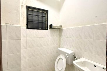 Kekwa Apartment @ Putra Perdana