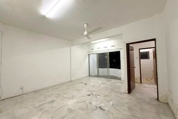 Kekwa Apartment @ Putra Perdana