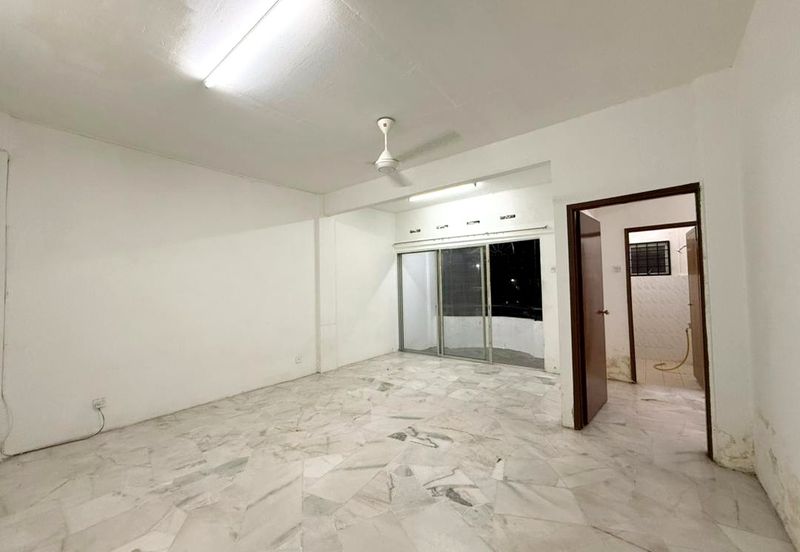 Kekwa Apartment @ Putra Perdana