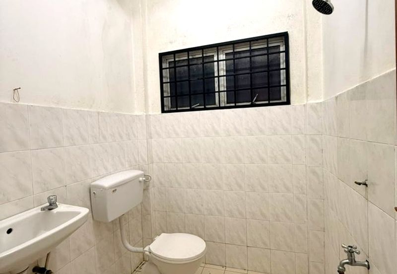 Kekwa Apartment @ Putra Perdana