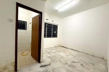 Kekwa Apartment @ Putra Perdana