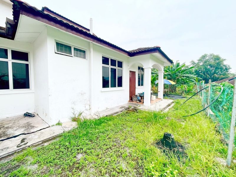 1.5 Storey Semi D Bandar Rinching Seksyen 3 Semenyih, Selangor, Semenyih