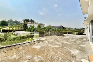 Bangi Lakehill Villas