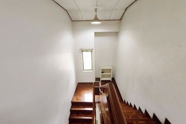 50% Discount Cheapest 4 Storey Bungalow House Taman Duta KL