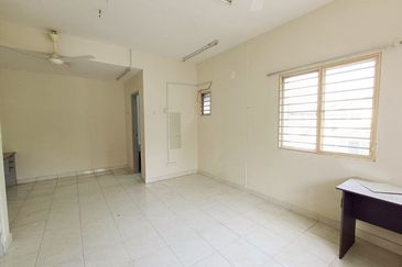 Taman Tasik Semenyih (Lake Residence)