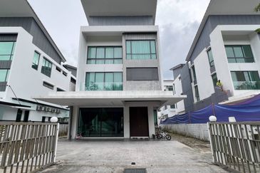 3 Storey Bungalow One Alam Jaya Residences Puncak Alam FOR SALE