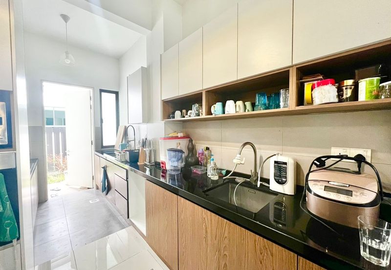 Lake Point Residence