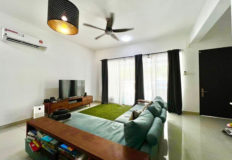 Lake Point Residence