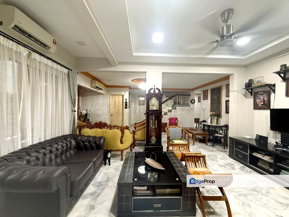 Renovated Townhouse Upper Unit Sri Mahligai Shah Alam 3R3B3CP for sale, Selangor, Shah Alam