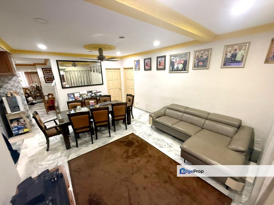 Renovated Townhouse Upper Unit Sri Mahligai Shah Alam 3R3B3CP for sale, Selangor, Shah Alam