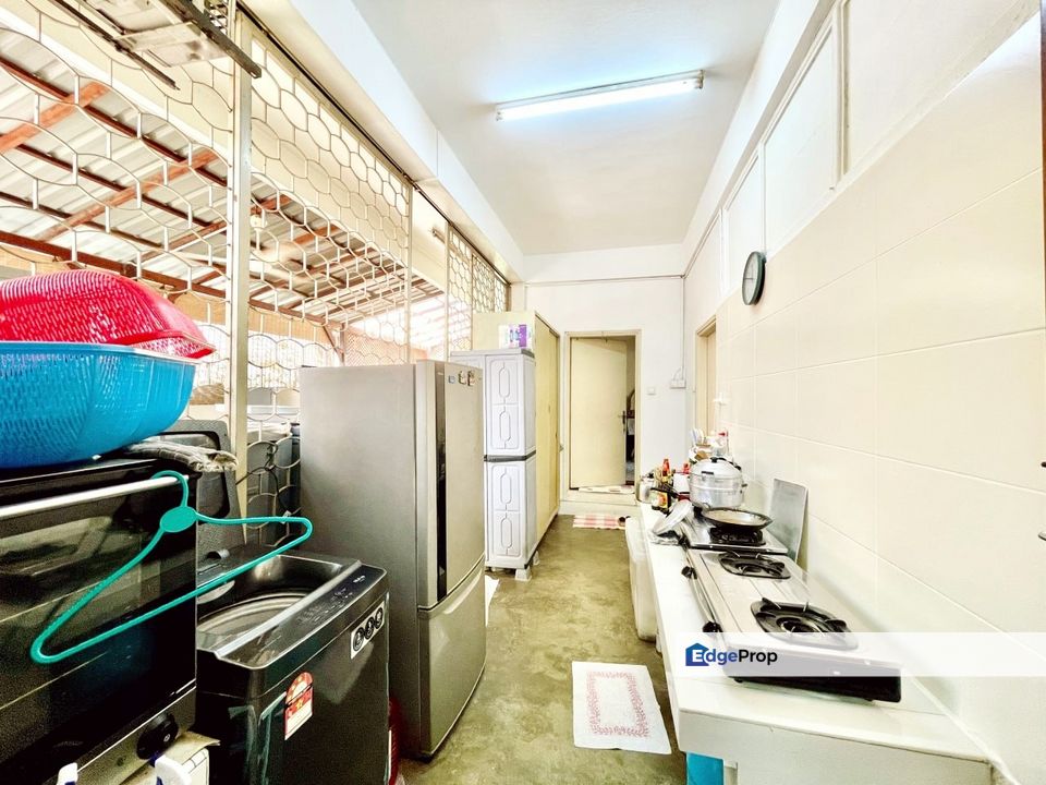 Renovated End Road 2 Storey Bungalow Seksyen 16 Petaling Jaya for sale, Selangor, Petaling Jaya