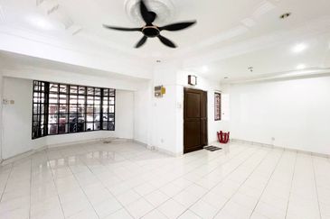 Renovated Double Storey Jalan Nova Subang Bestari FOR SALE