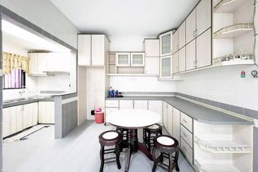 Renovated Double Storey Jalan Nova Subang Bestari FOR SALE