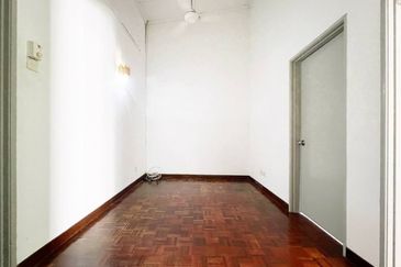 Renovated Double Storey Jalan Nova Subang Bestari FOR SALE
