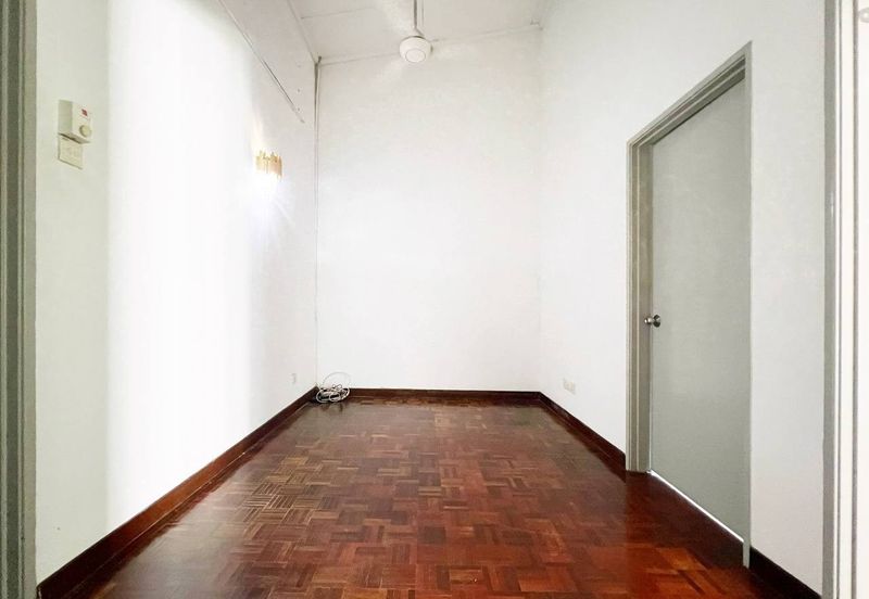 Renovated Double Storey Jalan Nova Subang Bestari FOR SALE