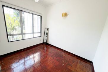 Renovated Double Storey Jalan Nova Subang Bestari FOR SALE