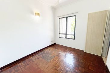 Renovated Double Storey Jalan Nova Subang Bestari FOR SALE