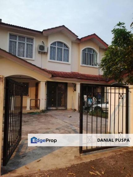 FULLY RENOVATED 2 Storey House Bandar Tasik Kesuma Semenyih, Selangor, Semenyih