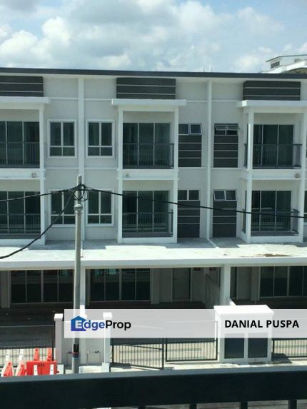 Three Storey Terrace House Taman Aman Permai Kajang, Selangor, Kajang