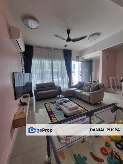 RENOVATED END-LOT DOUBLE STOREY TERRACE @ DIAMOND CITY SEMENYIH, Selangor, Semenyih