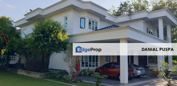 2 Storey Bungalow 2 Plots Land in Villa Height Kajang For Sale., Selangor, Kajang