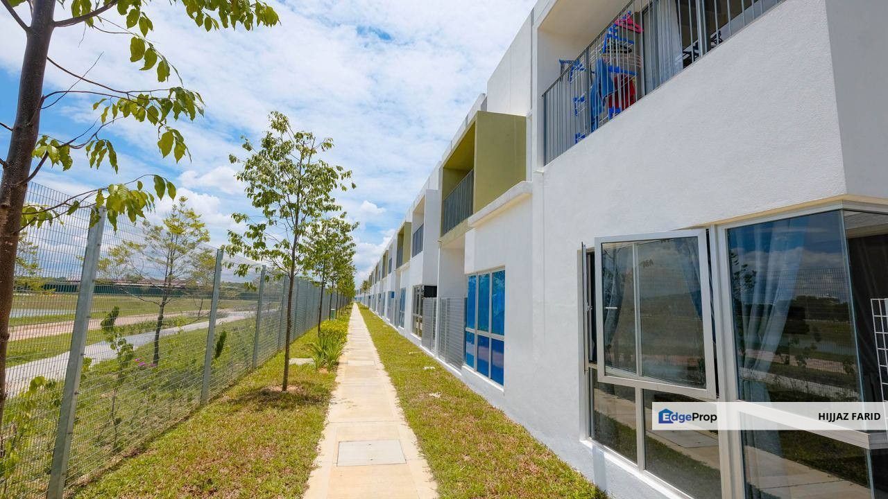 Partially Furnished , Lake View 2 Storey Terrace at Casa Wood Cybersouth, Selangor, Dengkil