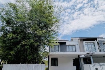 Summerglades, Perdana Lakeview West