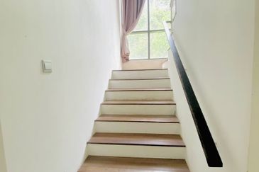 Summerglades, Perdana Lakeview West