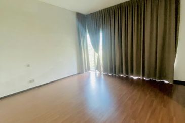 Summerglades, Perdana Lakeview West