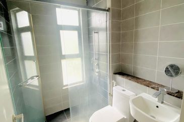 Summerglades, Perdana Lakeview West