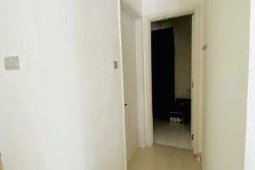 Summerglades, Perdana Lakeview West