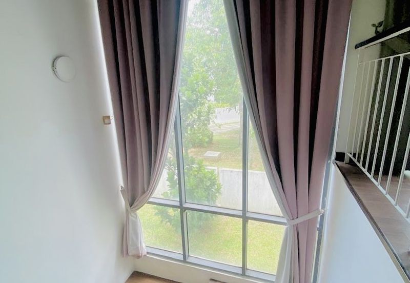 Summerglades, Perdana Lakeview West