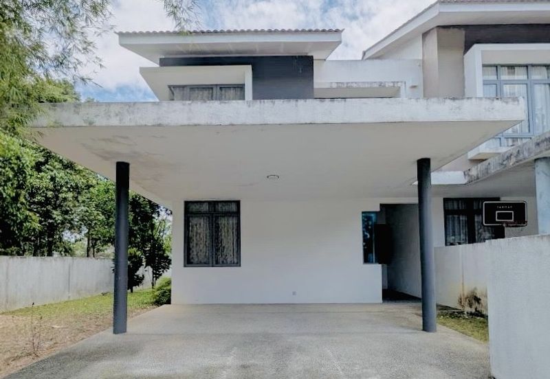 Summerglades, Perdana Lakeview West