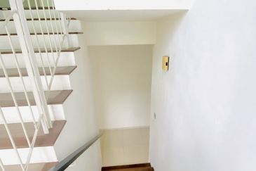 Summerglades, Perdana Lakeview West