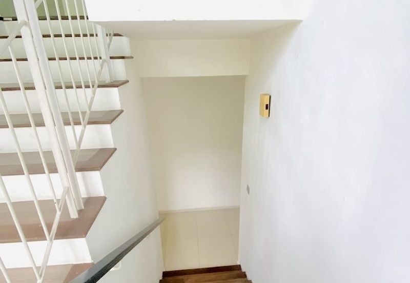 Summerglades, Perdana Lakeview West