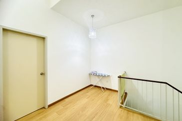 Albury 2, Taman Tasik Senangin