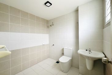 Albury 2, Taman Tasik Senangin