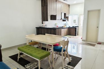 Albury 2, Taman Tasik Senangin