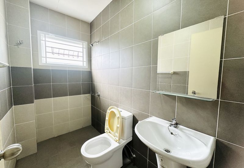 Albury 2, Taman Tasik Senangin